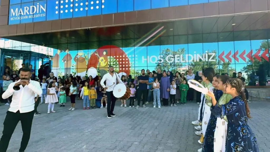 mardinde yaz atolyeleri renkli bir solenle son buldu