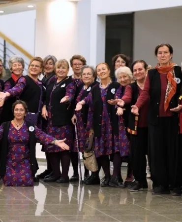 TAKSAV'dan İzmir Köy Tiyatroları'na Özel Ödül