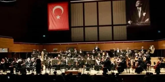 Uludağ İçecek’ten İzmir’de Anlamlı ″Bir Ulus Uyanıyor″ Konseri