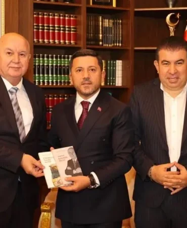 Kocaeliden Nevsehir Belediye Baskani Rasim Ariya Tebrik Ziyareti