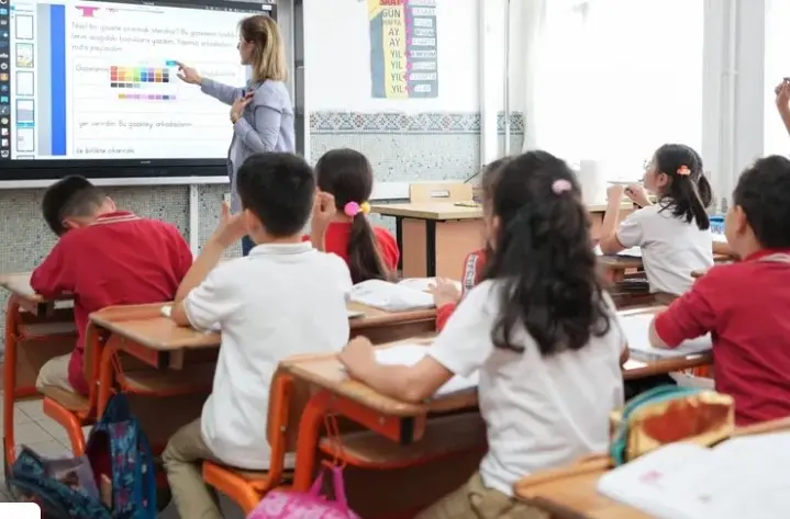 Eğitimde Yeni Düzenleme: Şehit ve Gazi Çocuklarına Okul Hizmetleri Ücretsiz Olacak haberi