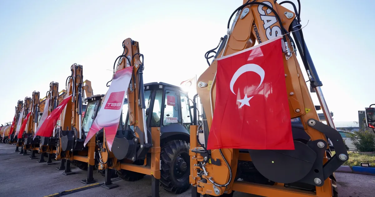 Türkiye Belediyeler Birliği'nden 4 il 31 ilçeye hibe araç