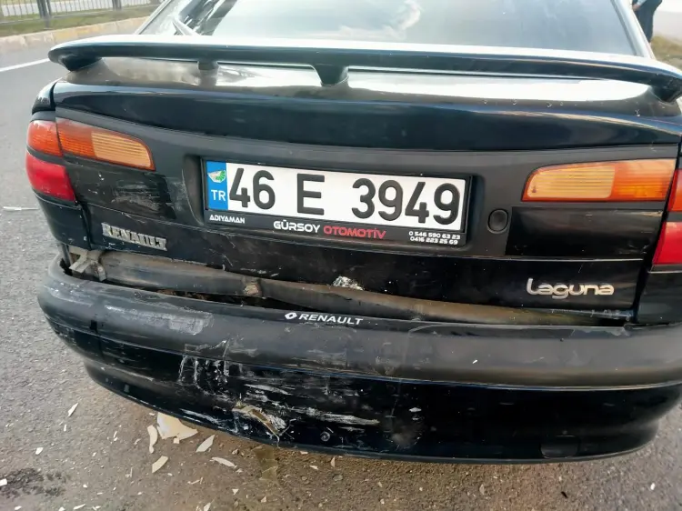 Adıyaman'da zincirleme kaza: 4 araç hurdaya döndü güncel haberi