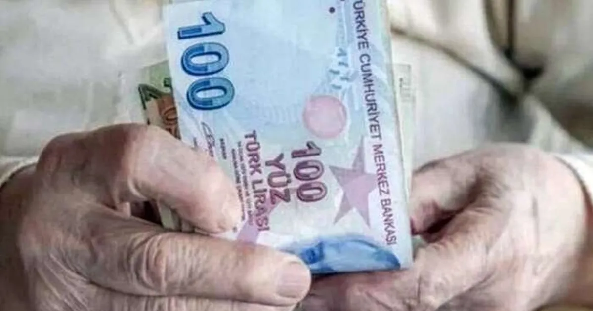 Aile'den 6,8 milyar TL'lik yaşlı ve engelli aylıkları hesaplarda güncel haberi