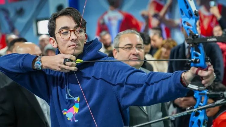Ankara Keçiören yeni okçuluk salonu! İlk atış Mete Gazoz’dan! güncel haberi