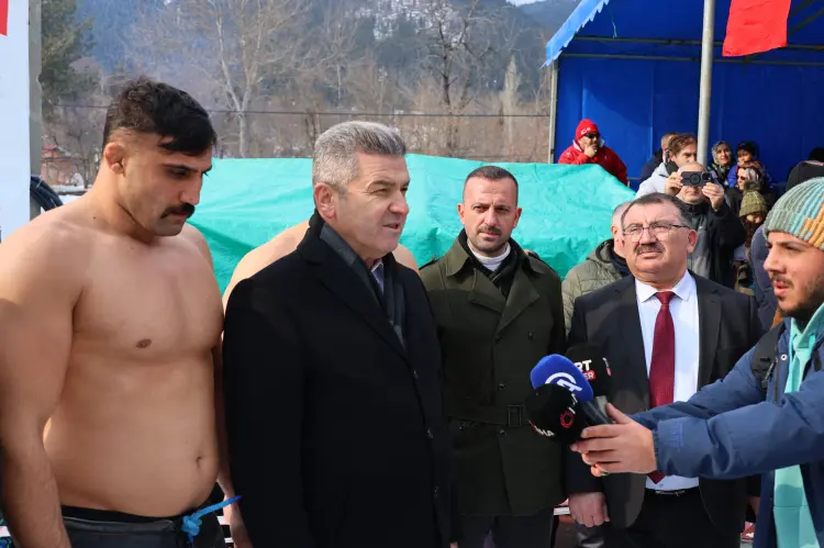 Artvin Şavşat'ta kar üstünde güç savaşı! güncel haberi