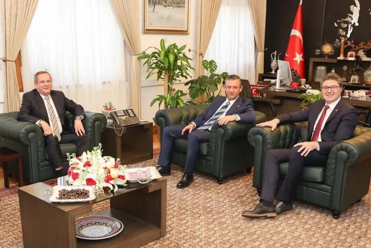 Başkan Ergin, Özgür Özel'e Ayvalık çalışmalarını anlattı güncel haberi