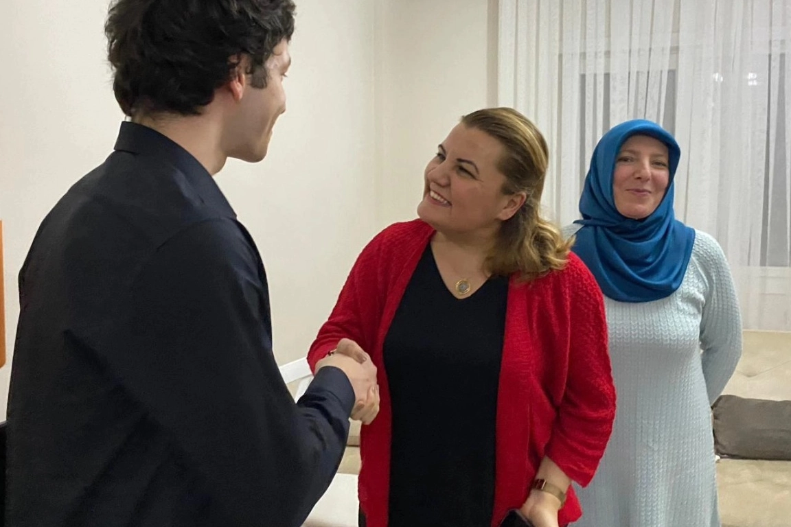 Başkan Hürriyet, depremzede Yıldız ailesini ziyaret etti güncel haberi