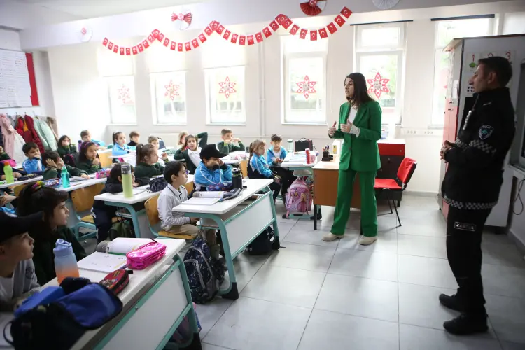 Bursa Nilüferli minikler zabıtaları yakından tanıyor güncel haberi