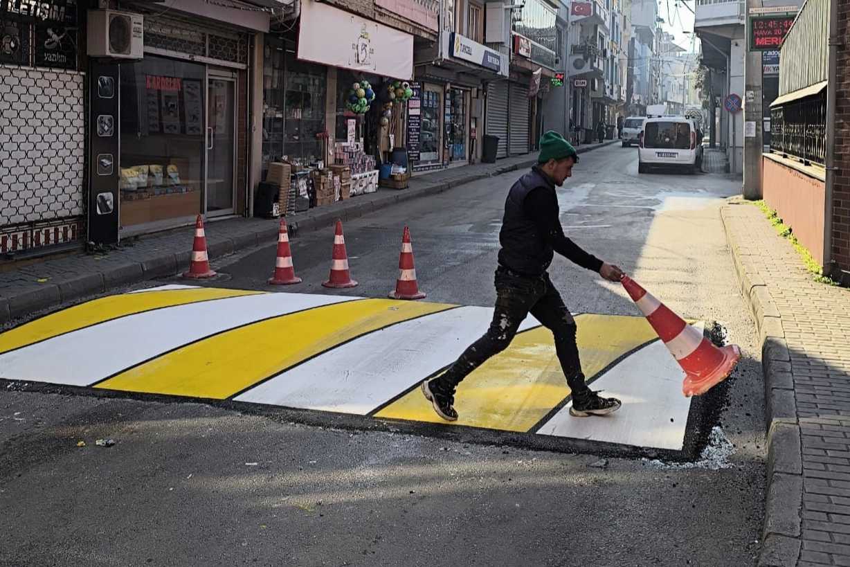 Bursa Osmangazi'de okul önlerine hız kesici kasis güncel haberi