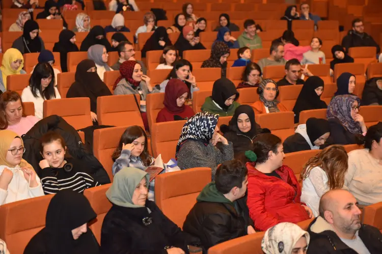 Bursa Yıldırım'da 'Bin Yıl' oyunu sahnelendi güncel haberi