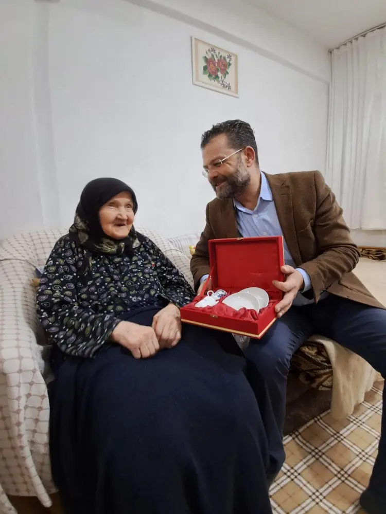 Bursa'da 94 yaşındaki Halime Teyze CHP’ye katıldı güncel haberi
