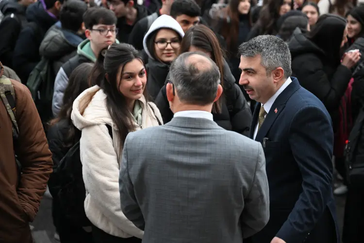 Bursa'da Başkan Yılmaz hafta mesaisine öğrencilerle başladı güncel haberi