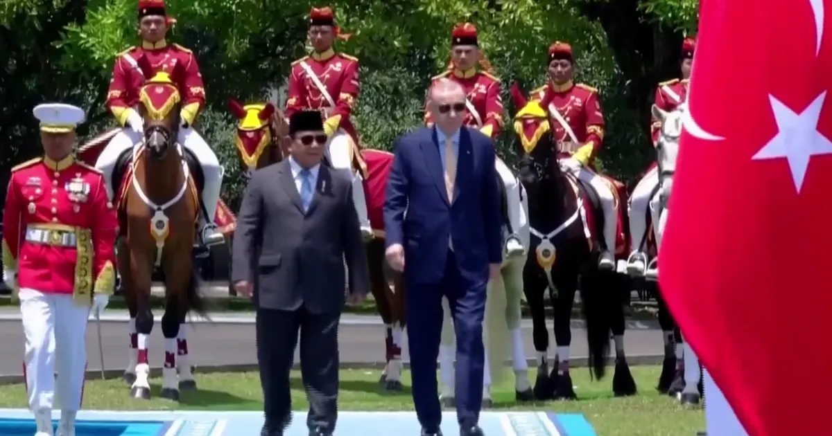 Cumhurbaşkanı Erdoğan Endonezya'da... Türkiye-Endenozya ilişkileri gelişiyor güncel haberi