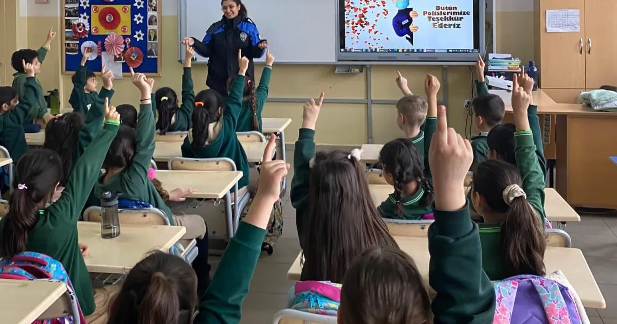 Edirne Keşan polisinden öğrencilere meslek tanıtımı güncel haberi