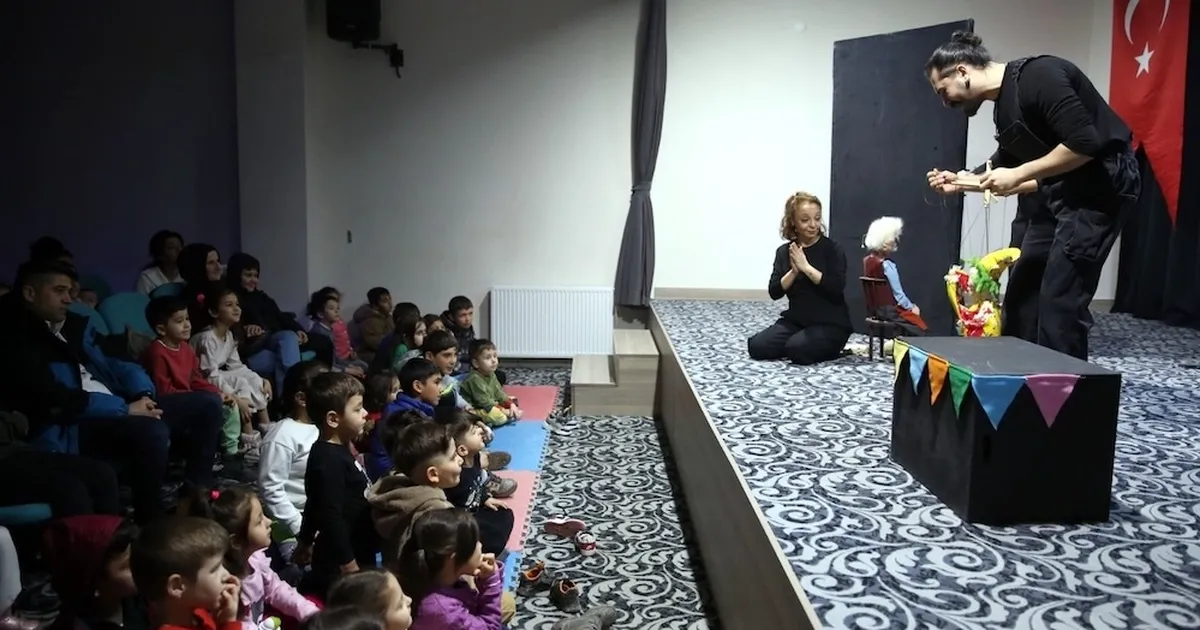 Eskişehir kırsalında çocuklara Pinokyo oyunu güncel haberi