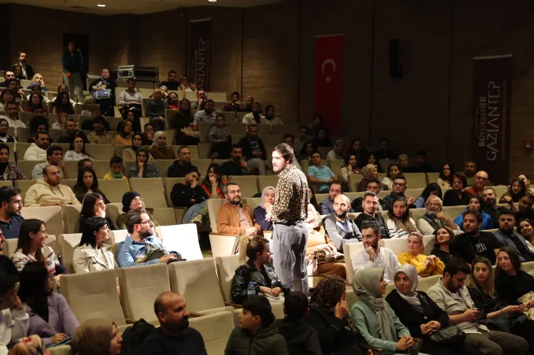 Gaziantep Şehir Tiyatrosu 2024'ü dolu dolu geçirdi güncel haberi