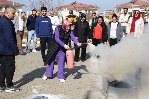 Hatay itfaiyesinden sevgievlerinde yangı tatbikatı güncel haberi
