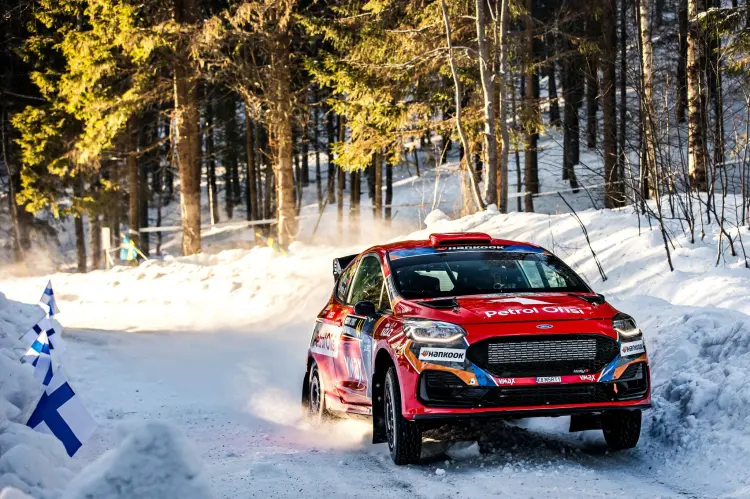 İsveç rallisinin 'en hızlı çaylağı' oldu güncel haberi