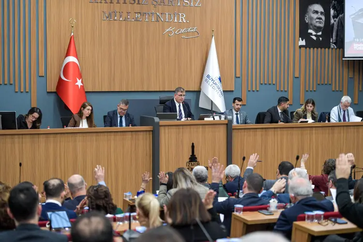 İzmir Büyükşehir'den öğrencilere 'Aylık Abonman' müjdesi güncel haberi