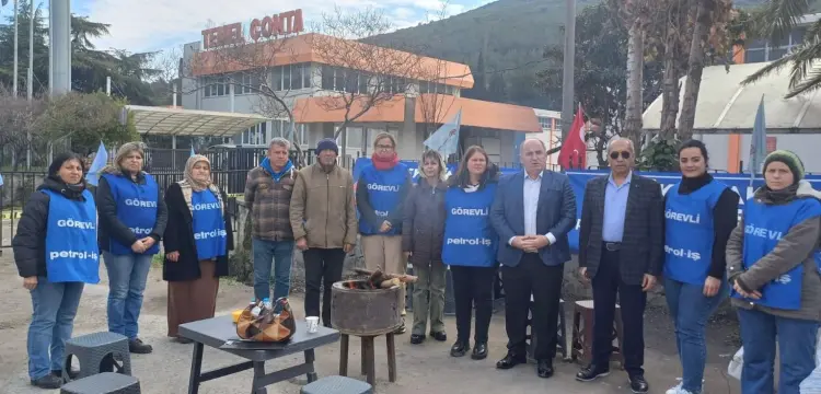 İzmir'de A Parti'den grevdeki işçilere destek güncel haberi