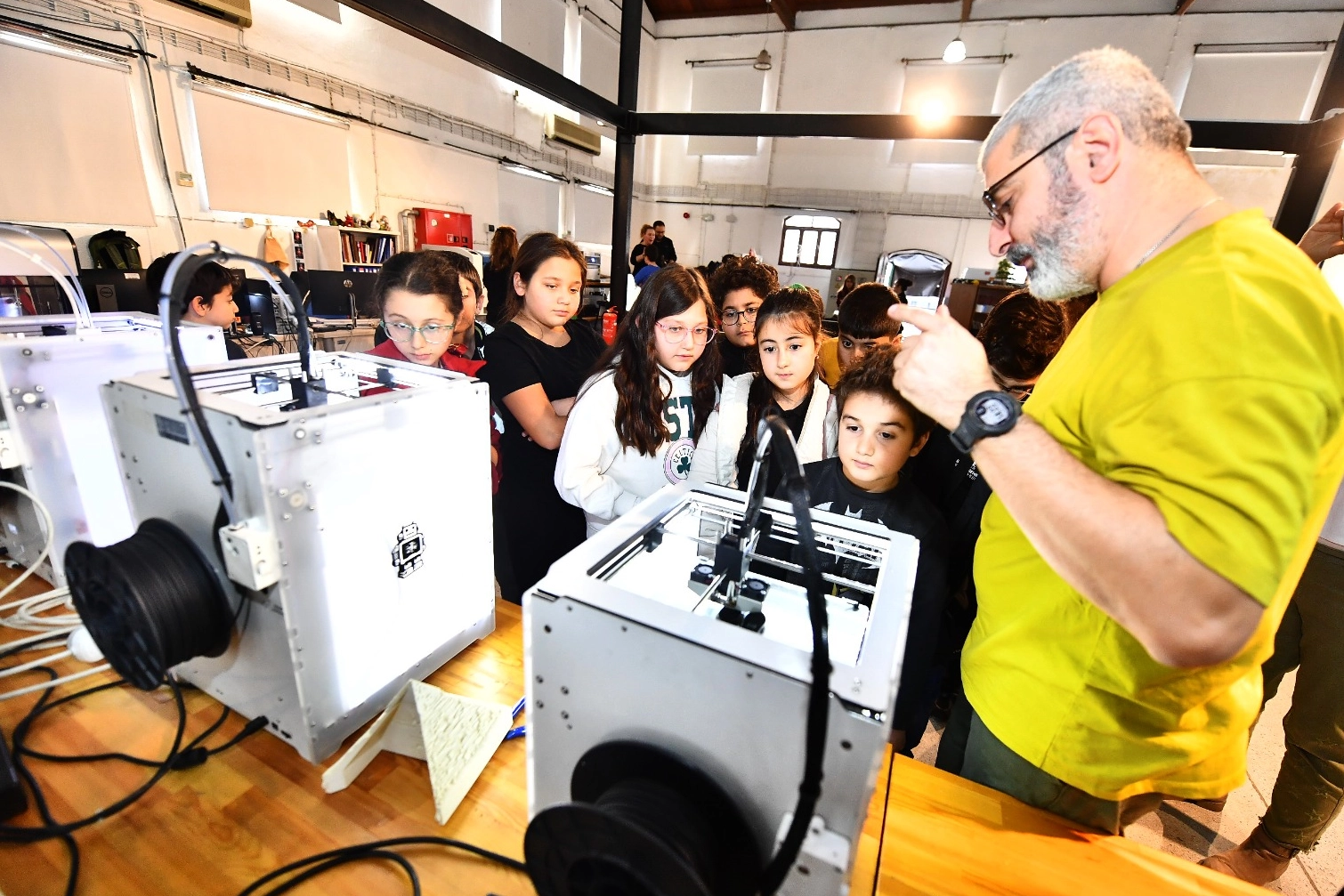 İzmir'de geleceğin fikir temelleri FabrikaLab'da atıldı güncel haberi
