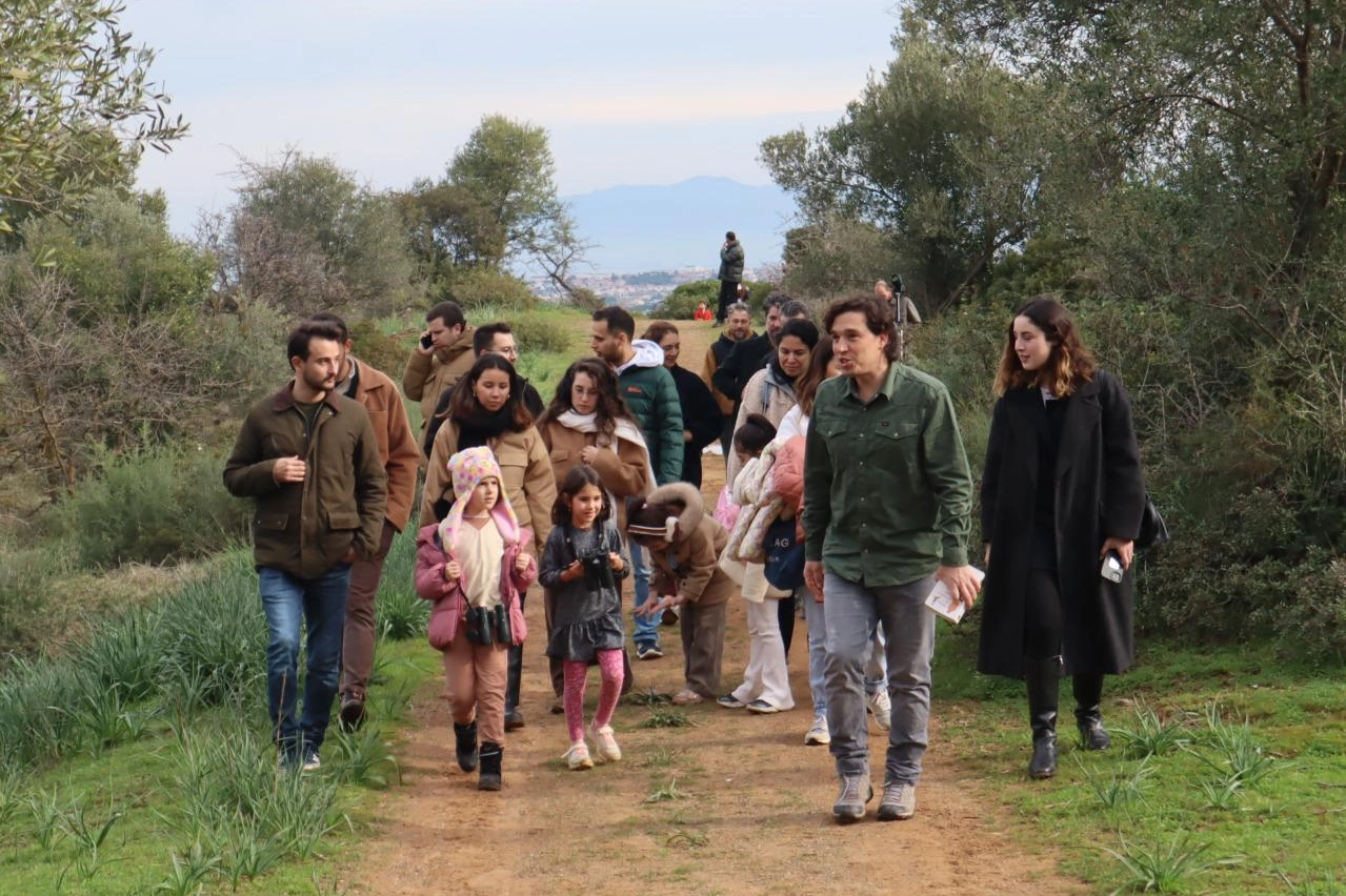 İzmirliler şehrin yeşil alanlarıyla kucaklaşıyor güncel haberi