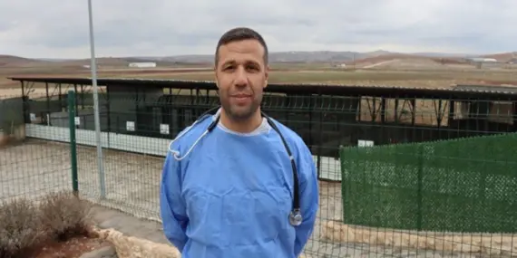 Mardin'de ayağı kırılan eşeğe protez takıldı güncel haberi