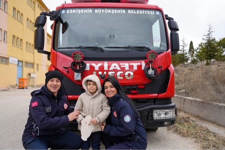 Minik Ömer 'Ateş Savaşçısı' oldu güncel haberi