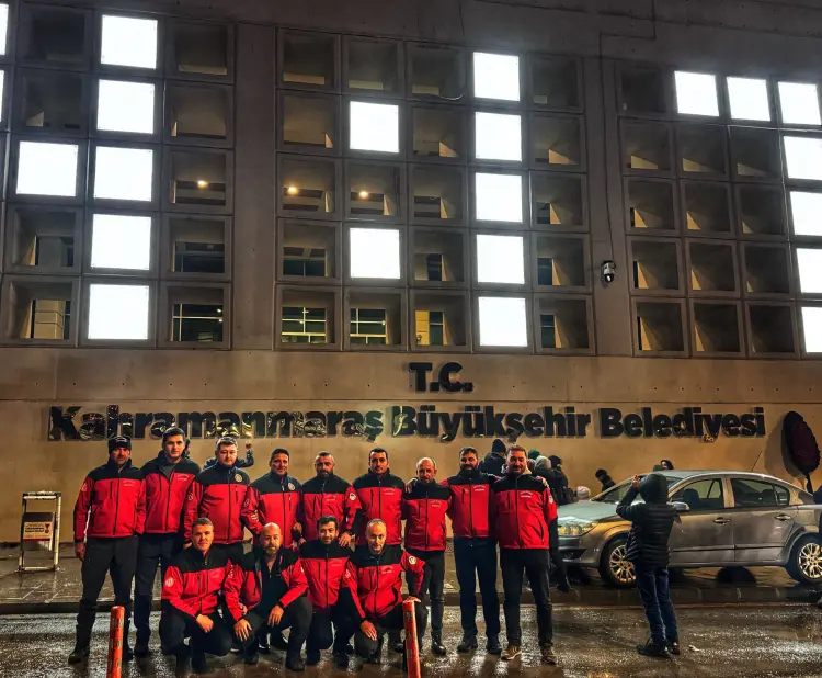 Sakarya Büyükşehir İtfaiyesi'nden afet bölgesinde nefes buluşması güncel haberi