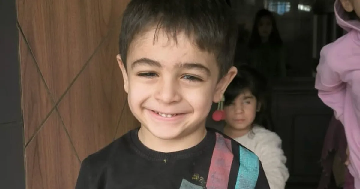 Sakarya'da kahraman itfaiyeciler minik Ahmet'i alevlerin arasından çıkardı güncel haberi