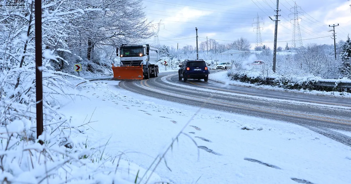 Sakarya'dan kar raporu... Kapalı grup yolu kalmadı güncel haberi