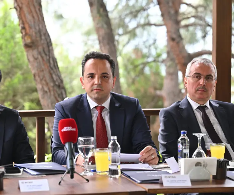 BTSO’nun mesleki eğitim projelerine MEB övgüsü...  Yeni nesil mesleklere 8 Milyar TL'lik yatırım haberi