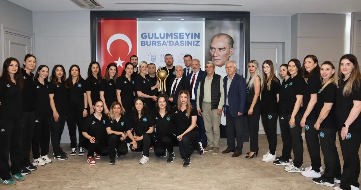 Başkan Bozbey’den şampiyon hentbol takımına övgü haberi