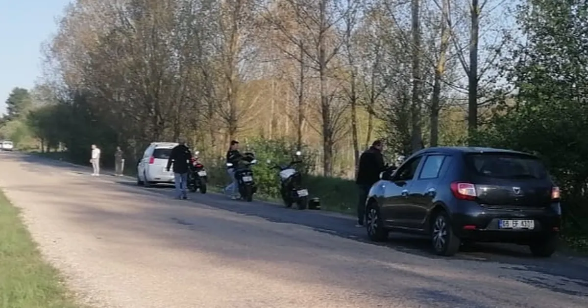 Bilecik Pazaryeri'nde motosiklet otomobile arkadan çarptı! haberi