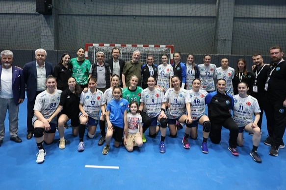 Bursa Büyükşehir Belediyespor rahat kazandı haberi