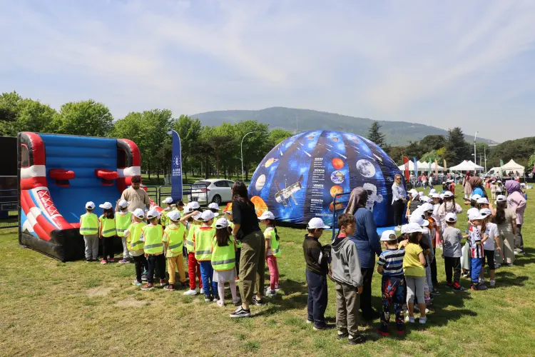 Bursa Uluslararası Spor Festivali’nde çocuklar doyasıya eğlendi haberi