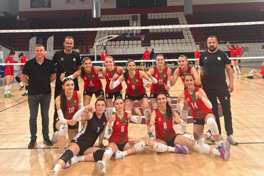 DBB Genç Kadınlar Voleybol Takımı Türkiye Şampiyonası’na galibiyetle başladı haberi