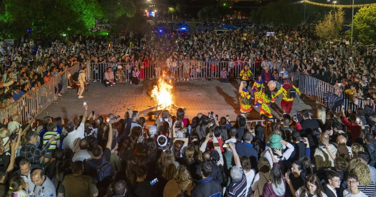 Hıdırellez ateşi İzmir Kültürpark’tan yükseldi haberi