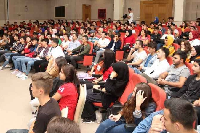 Kocaeli'nde gençlere online staj imkânı haberi