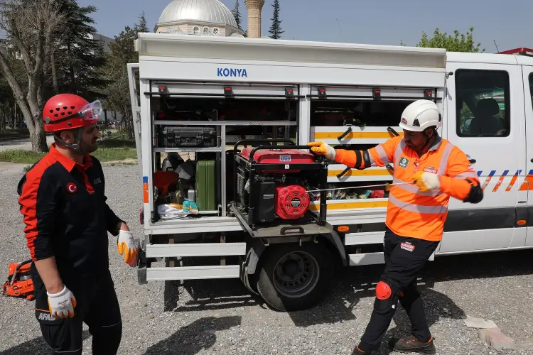 Konya Karatay'da afetlere karşı uygulamalı eğitim haberi