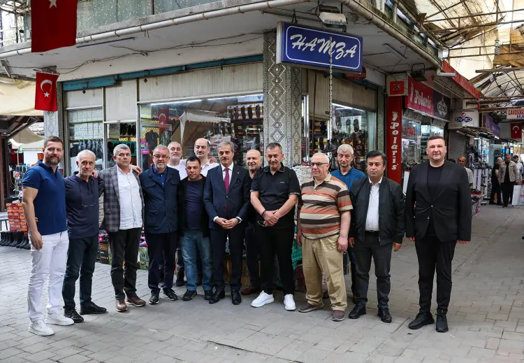 Sakarya Uzunçarşı’da Başkan Alemdar kunduracı esnafıyla buluştu haberi