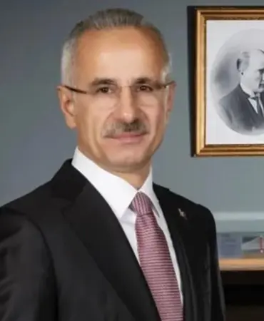 Türkiye'den Çin'e Lojistik Köprüsü: Bakan Uraloğlu Asya'da!